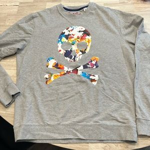 Robert Graham men’s long sleeve crewneck.